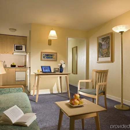 Citadines Presqu'ile מלון דירות